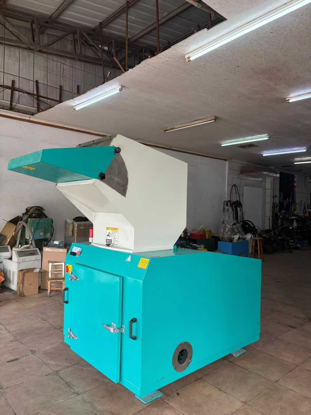 Model 500 High-Power Multi-Blade Silent Crusher