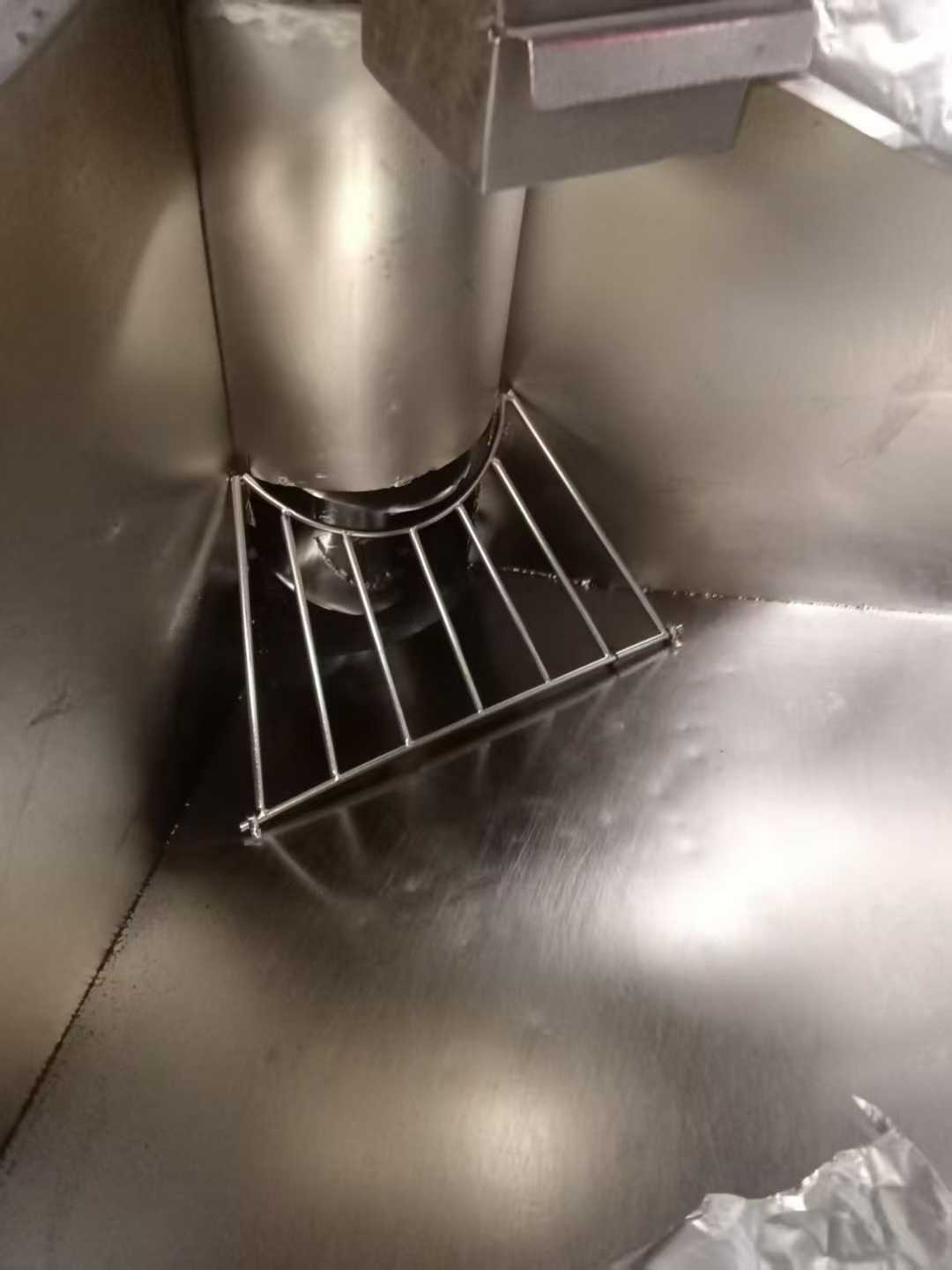 3-ton vertical mixer.