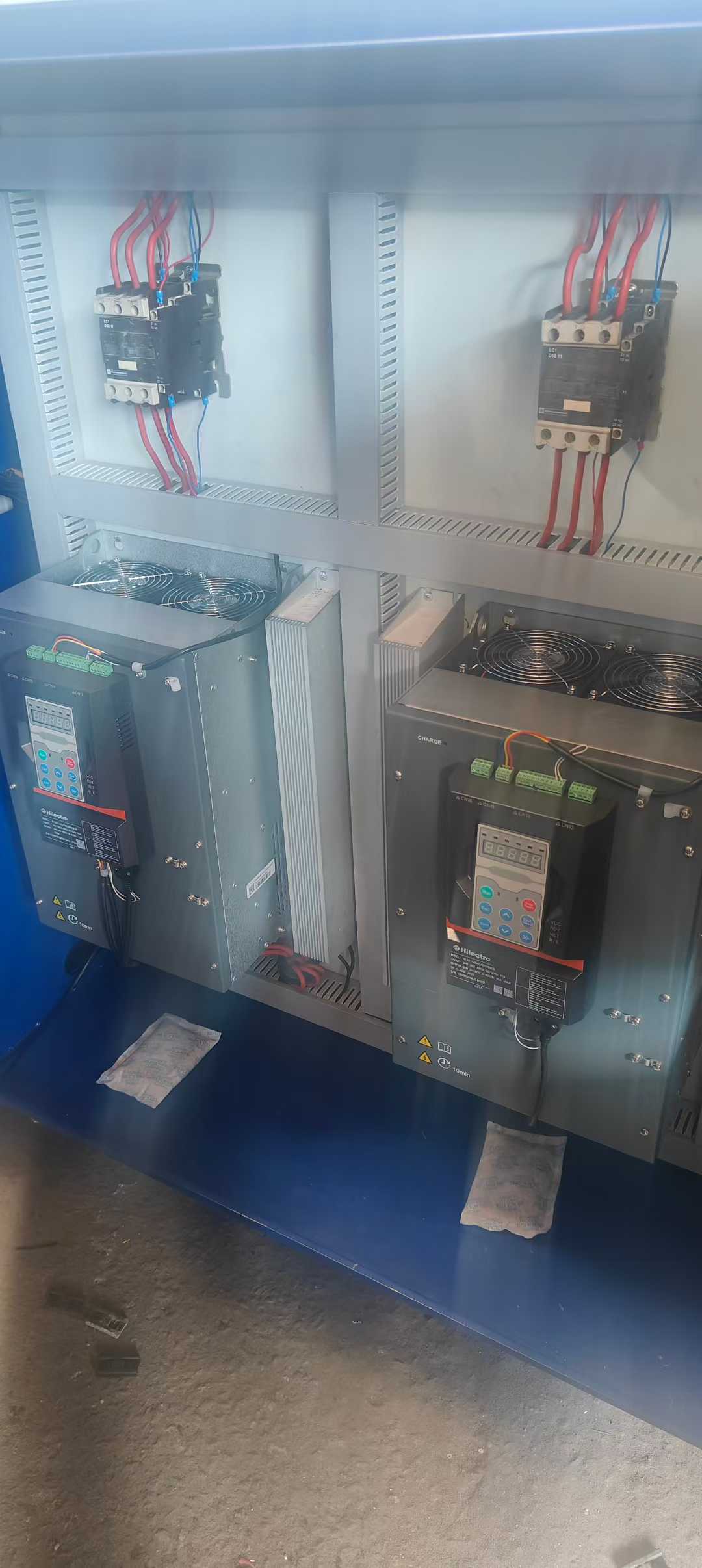 Injection molding machine.