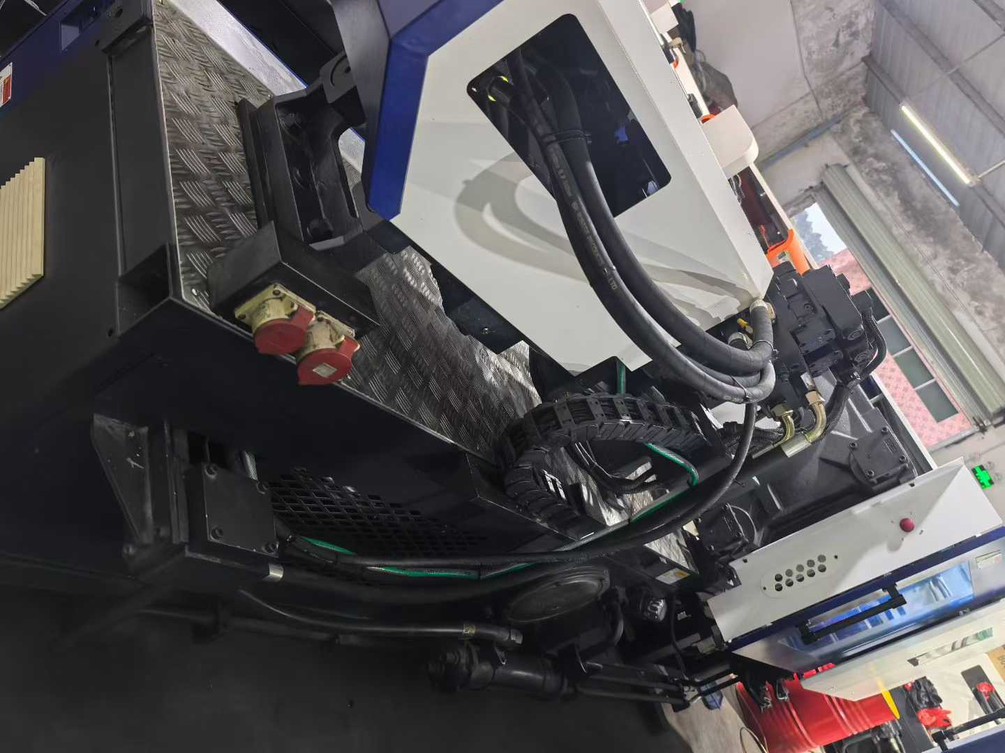 Injection molding machine.