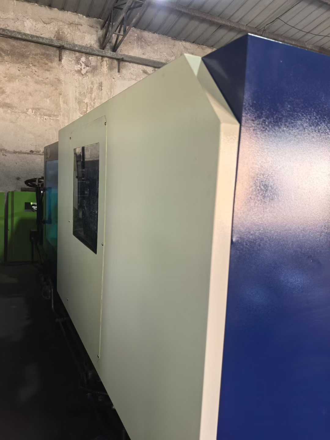 Injection molding machine.