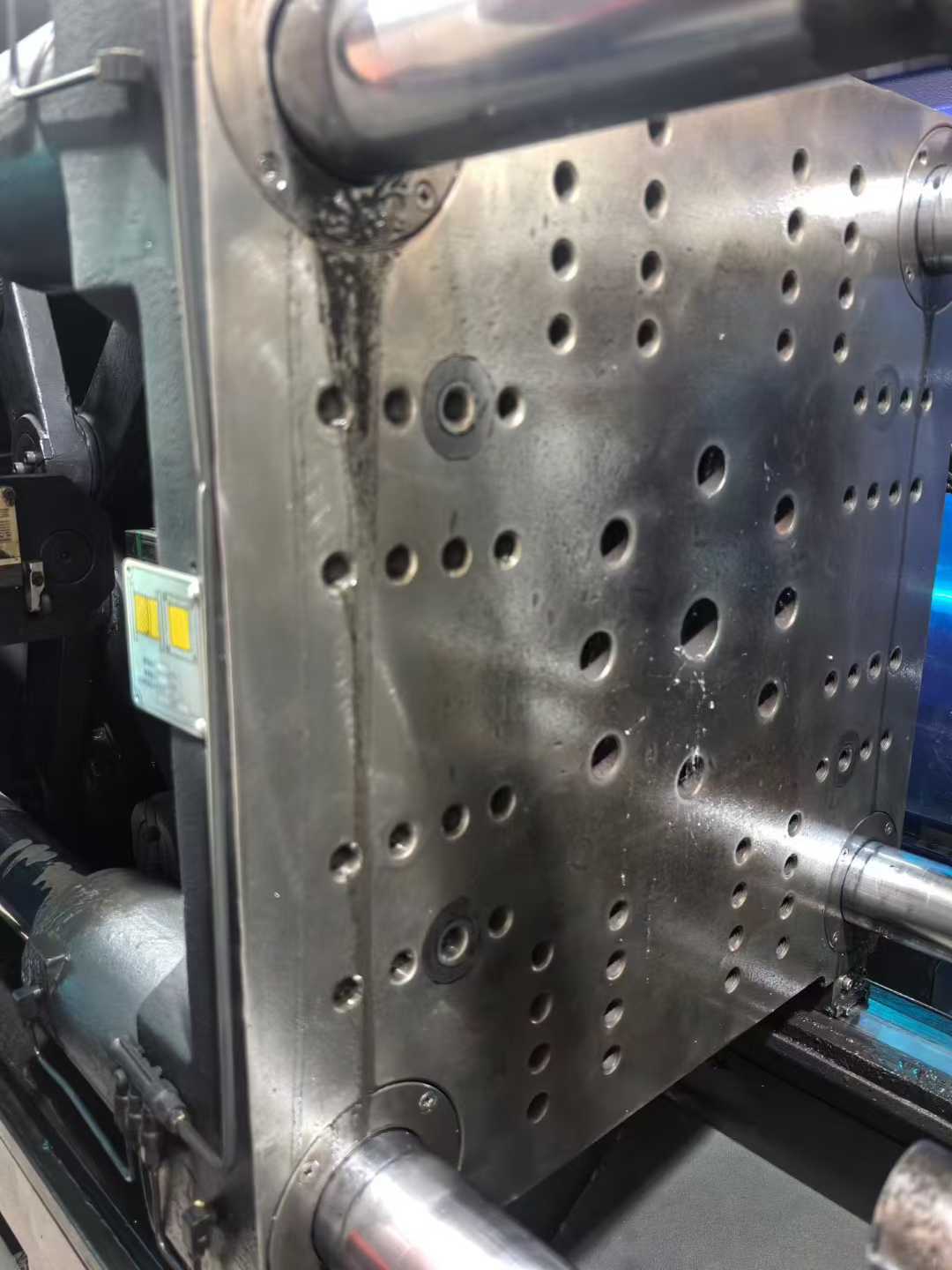 Injection molding machine.