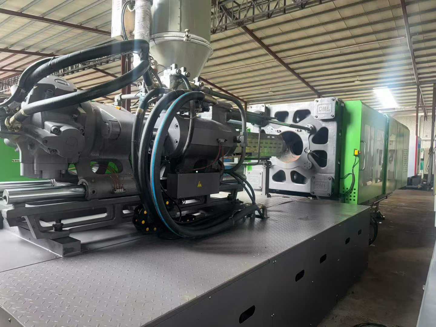Injection molding machine.