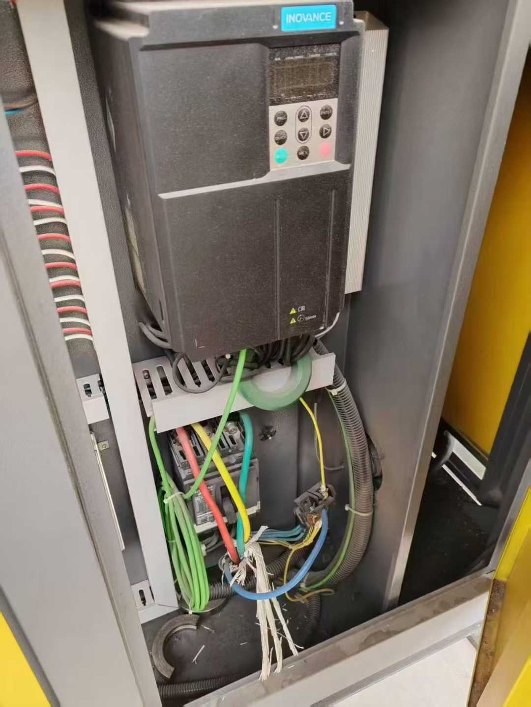 The 5-liter single-station, single-moldhead unit is relatively new.