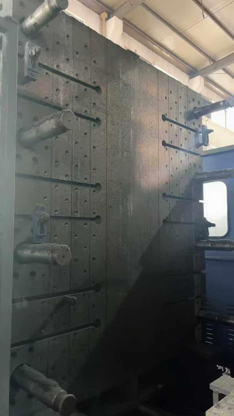 Blow molding machine.