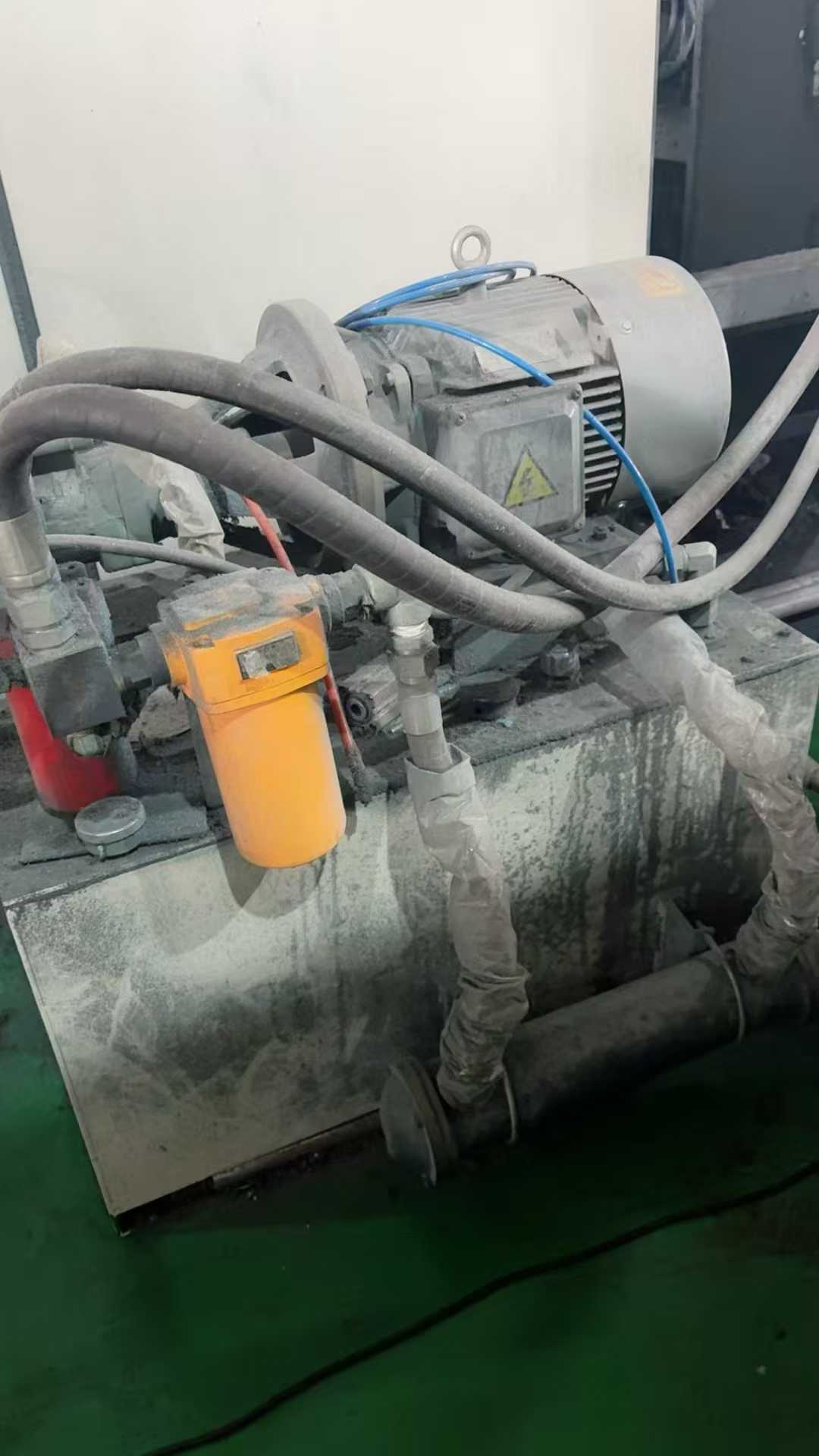 Blow molding machine.