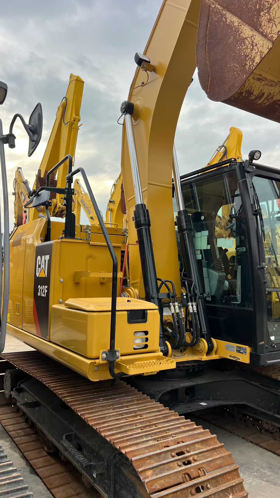 12 tons. Carter excavator.