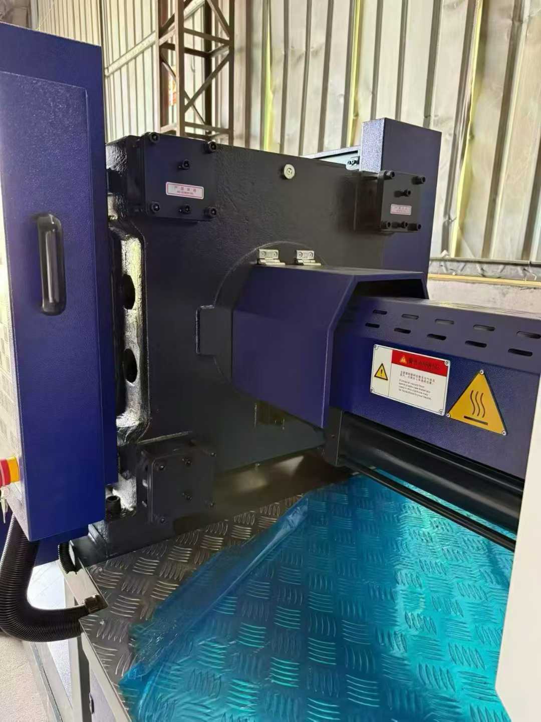 KONZA 170 ton injection molding machine, a brand new machine