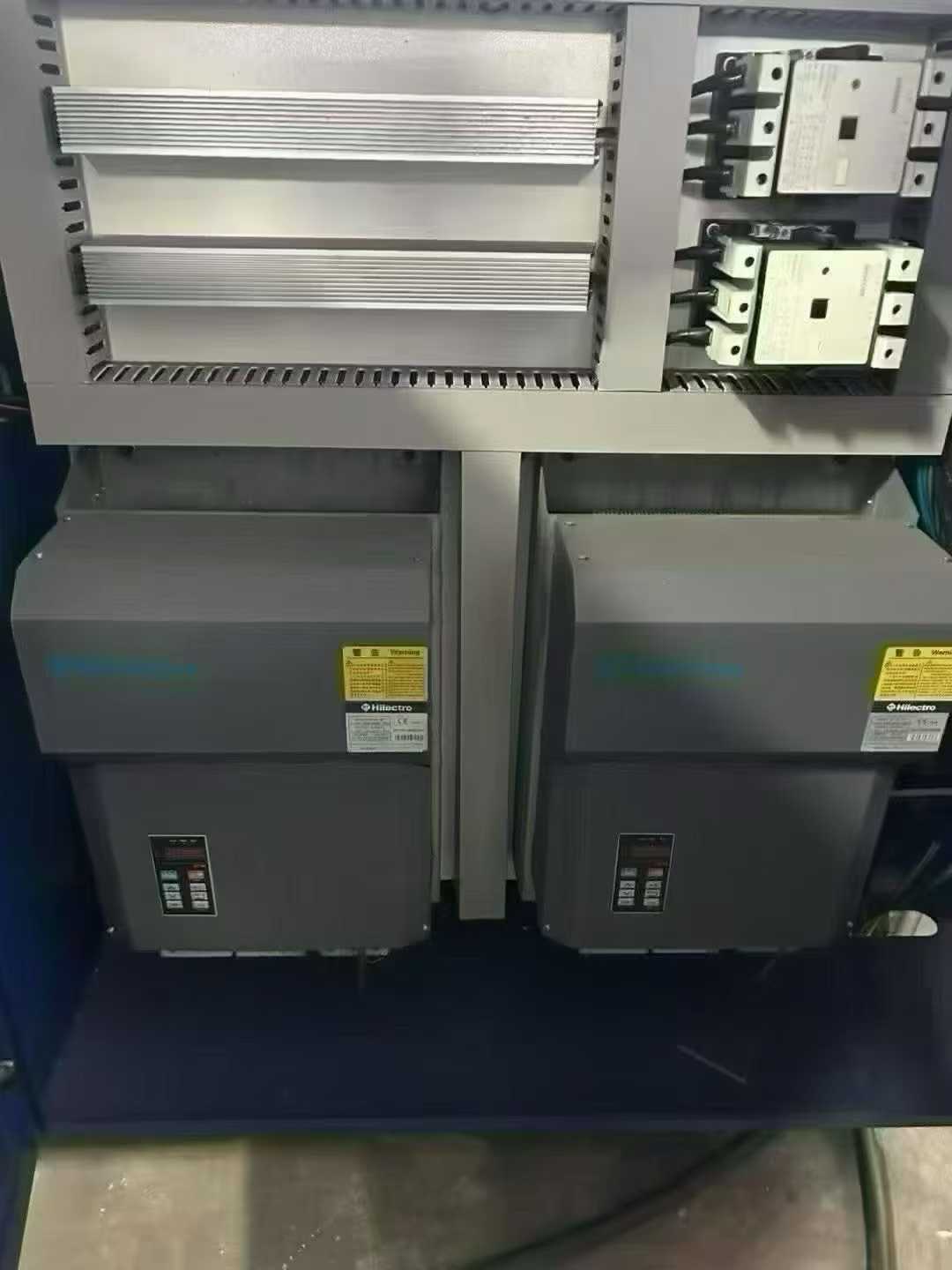 Haitian JU1300T lower mold 1380 mm, screw 110 mm glue content 4757 grams, auto parts special machine