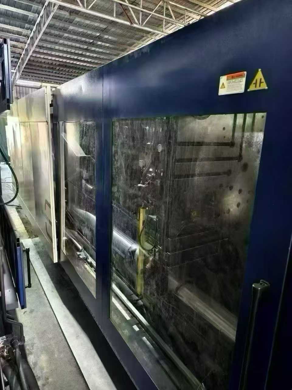 Haitian 2100T lower mold 1750 mm, screw 180 mm, adhesive content 19000 g