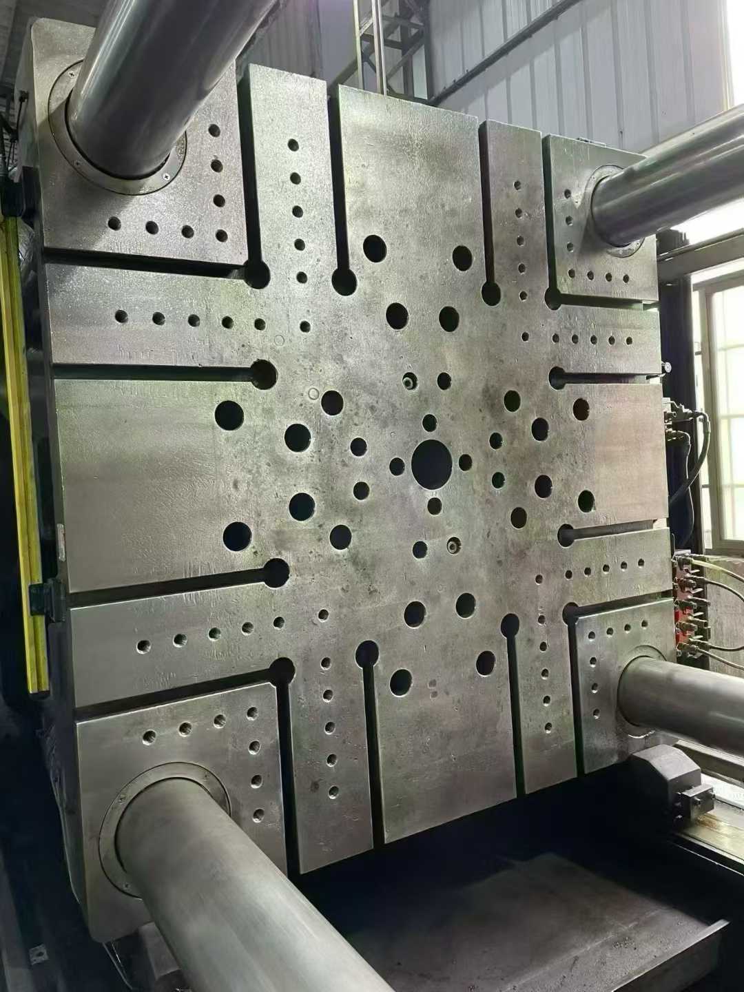 Haitian II 1000 ton servo