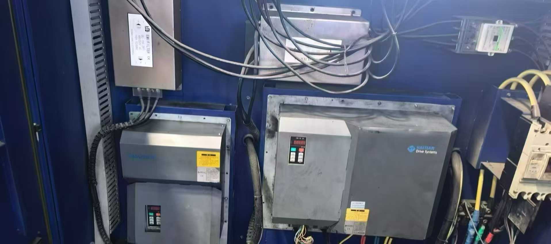 Haitian 2 generation 2400 t original servo, screw 185m, adhesive capacity 26074 g