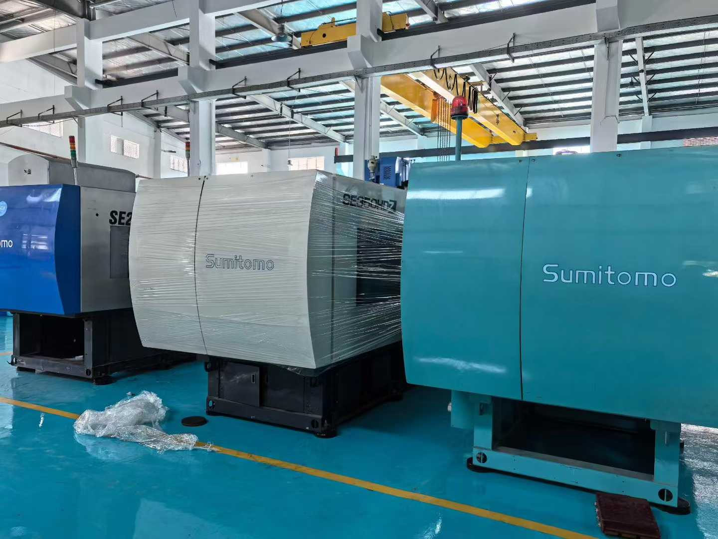 Sumitomo 350 tons, lower mold 760/710. Shooting speed 160.1. Production efficiency increased by 30% to 50%. The equipment boasts excellent shaping precision, featuring high-precision mold locking and injection control, allowing for shaping tolerances to b
