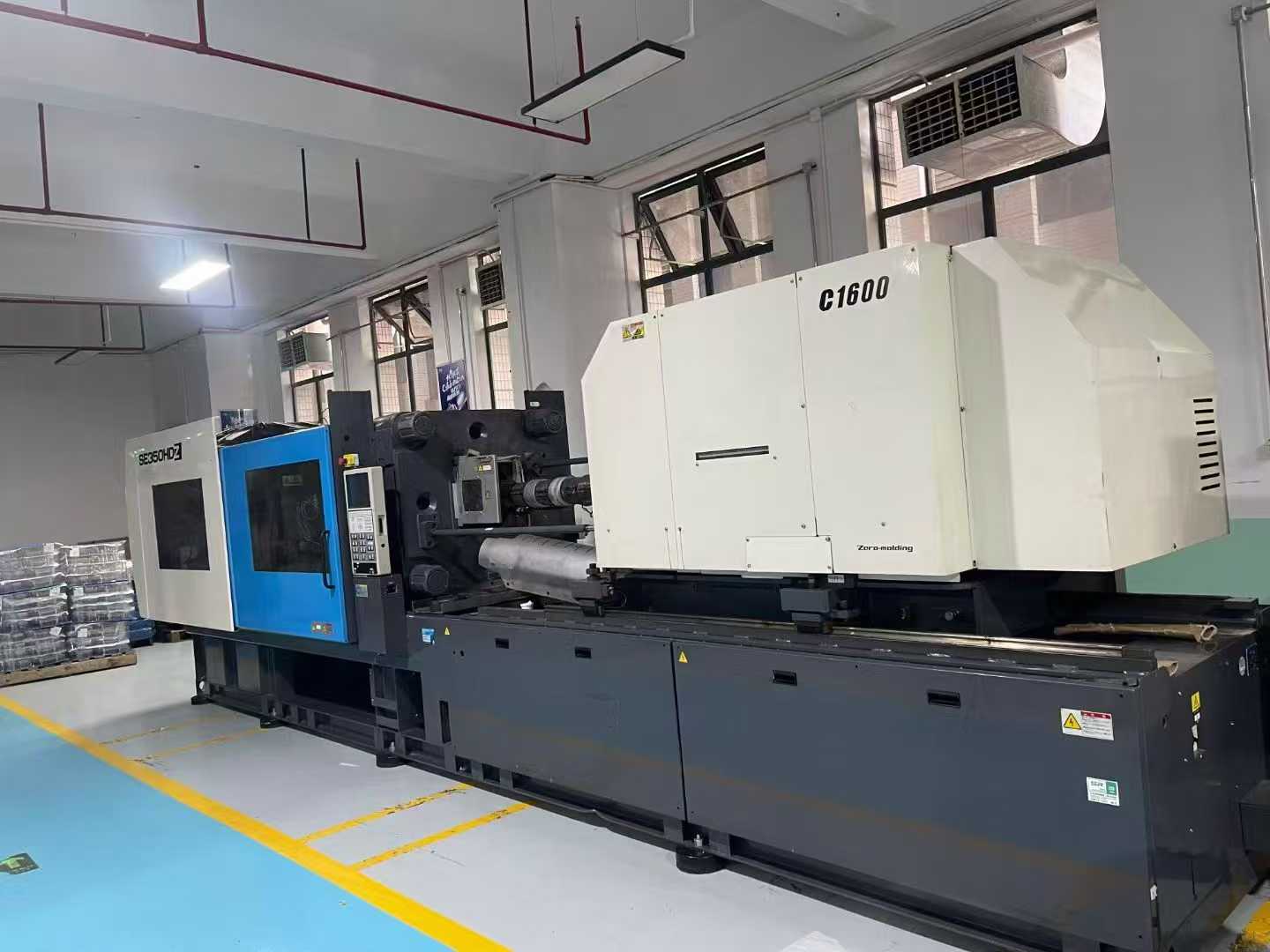 Sumitomo 350 tons, lower mold 760/710. Shooting speed 160.1. Production efficiency increased by 30% to 50%. The equipment boasts excellent shaping precision, featuring high-precision mold locking and injection control, allowing for shaping tolerances to b