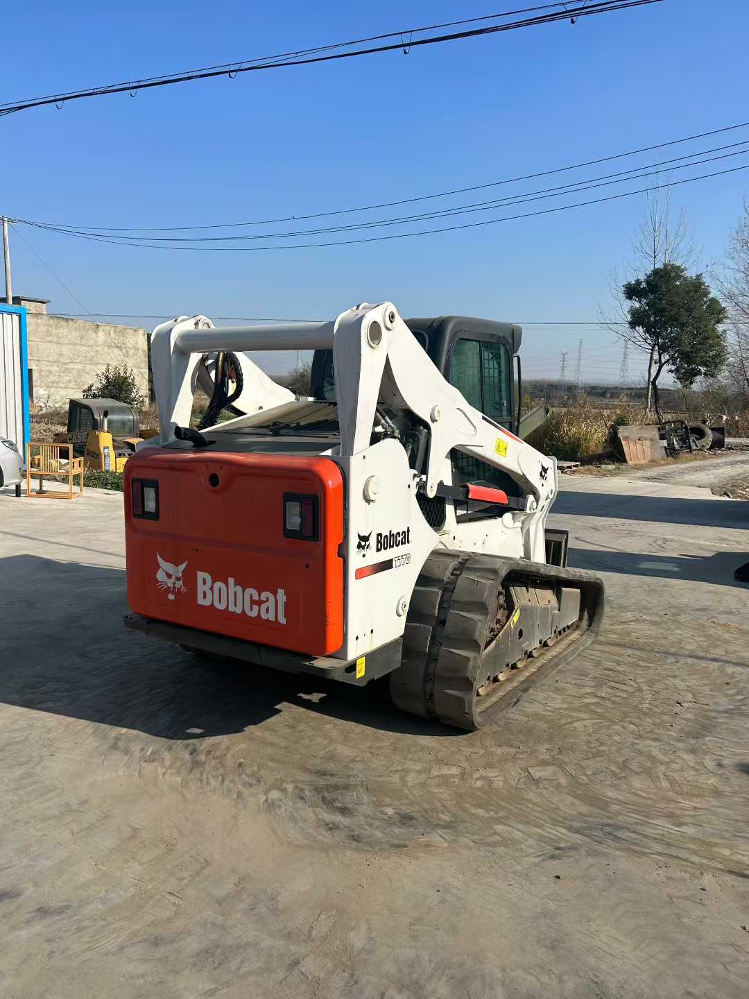 Lynx T770 tracked skid-steer loader.