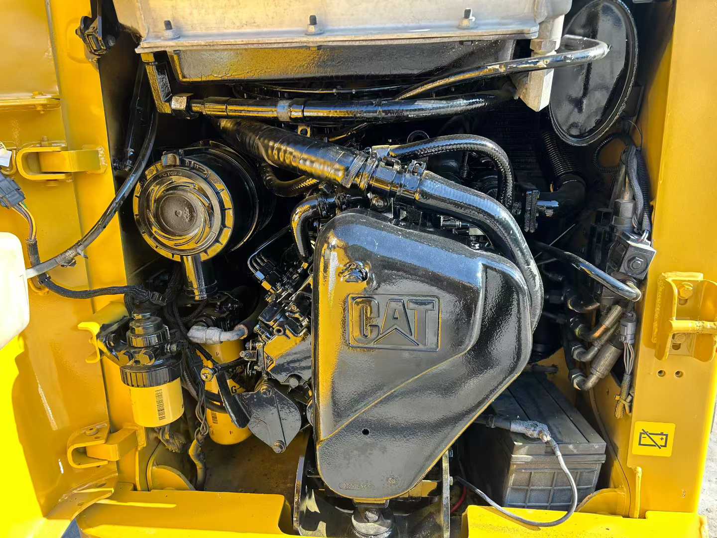 CAT Caterpillar 226B3 sliding loader.