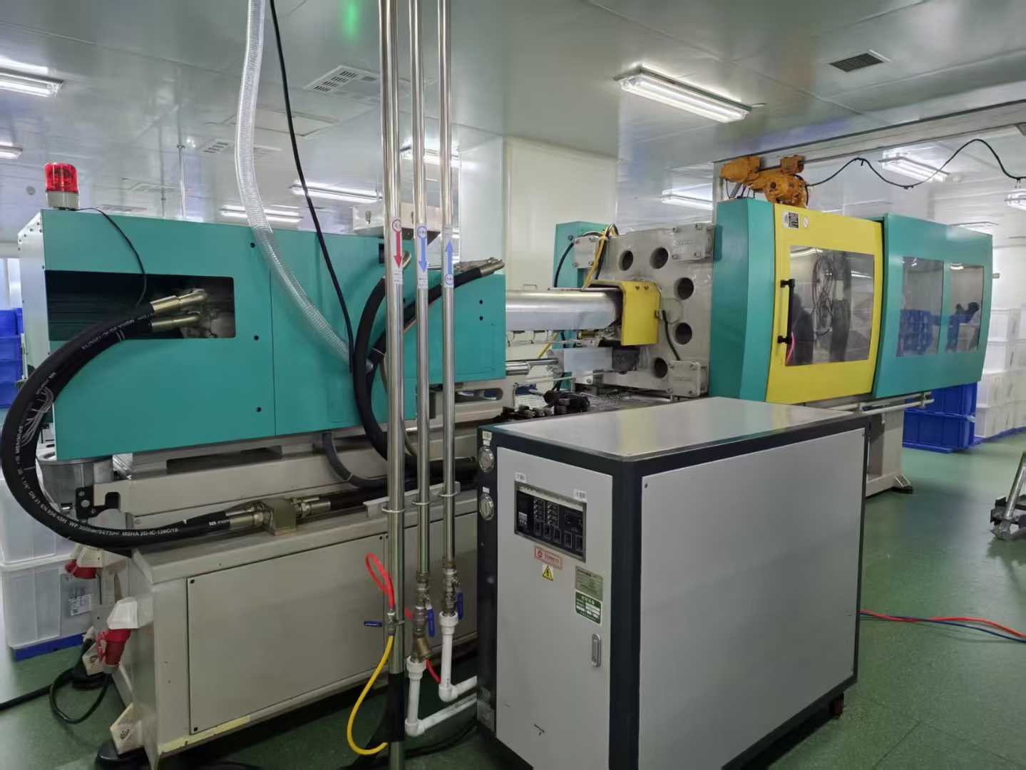 Yizumi 320T servo motor.