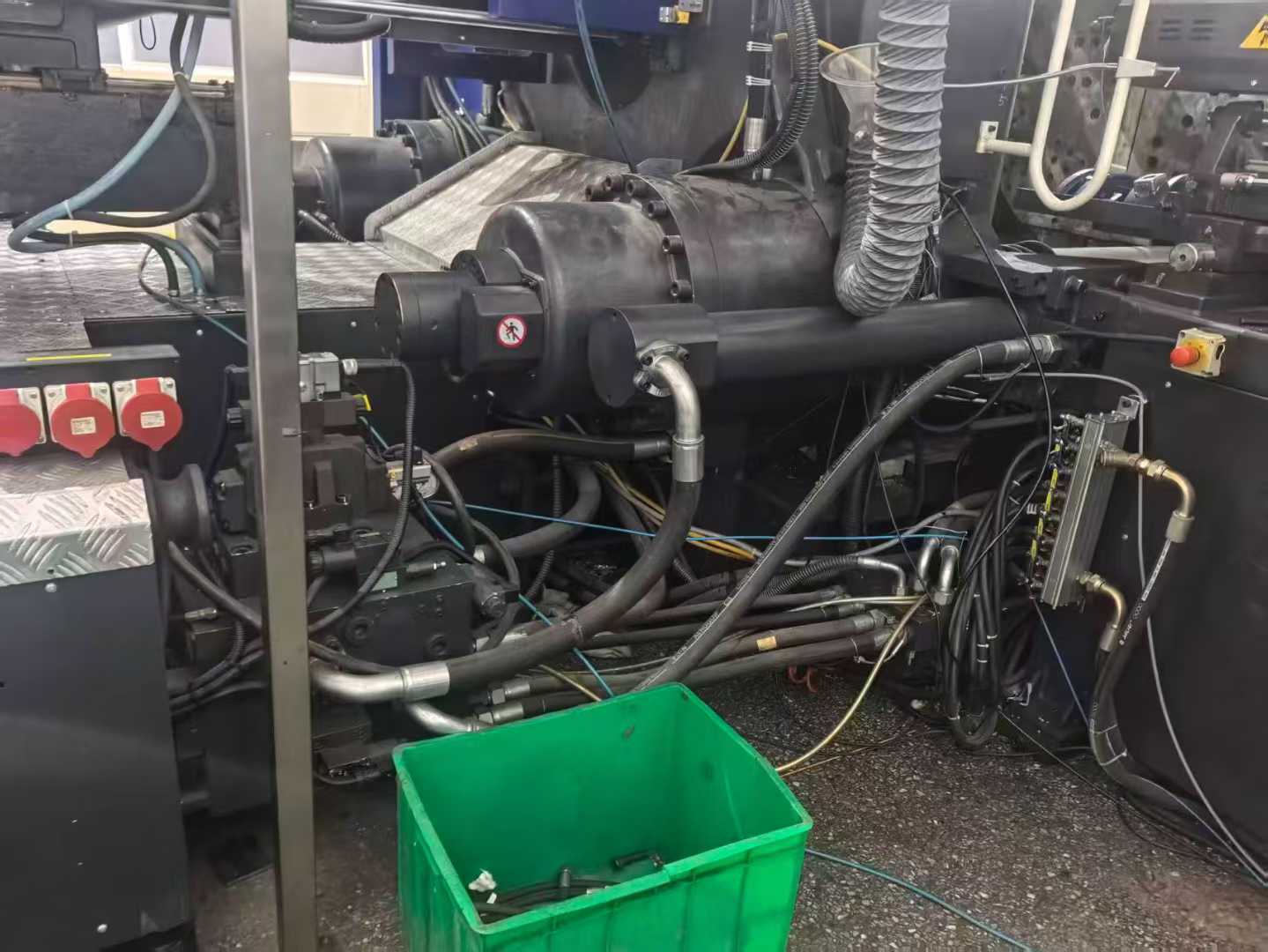 2019 Haitian 1080T two-color injection molding machine