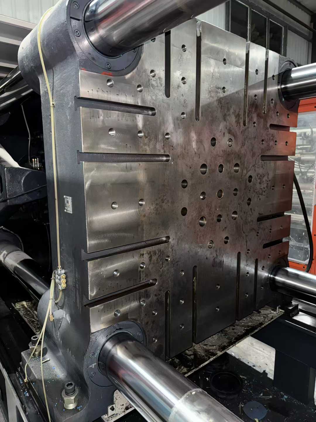 Spectro 520T servo injection machine by 2025.