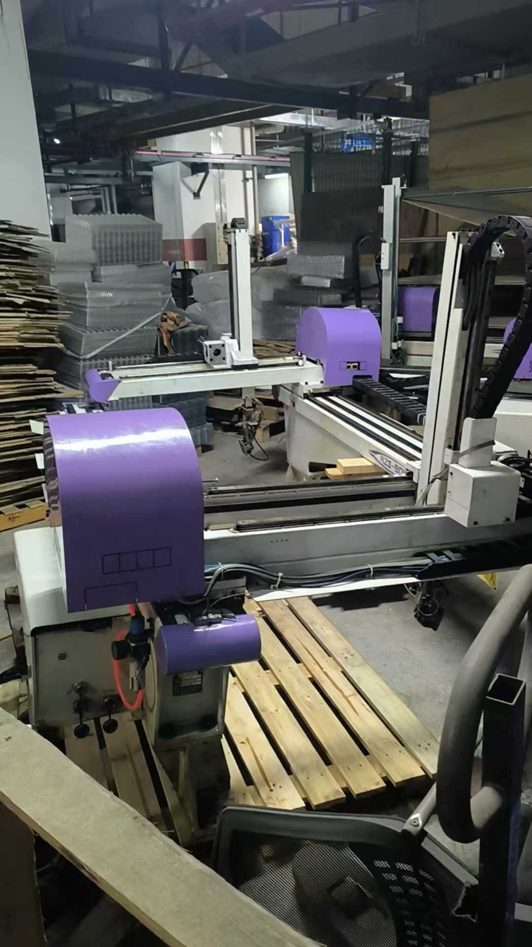 Three-axis robotic arms – 5 units.