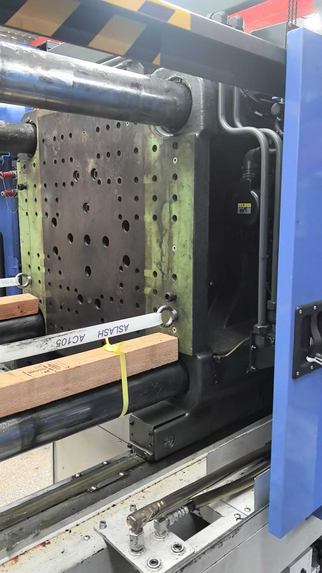 Injection molding machine.