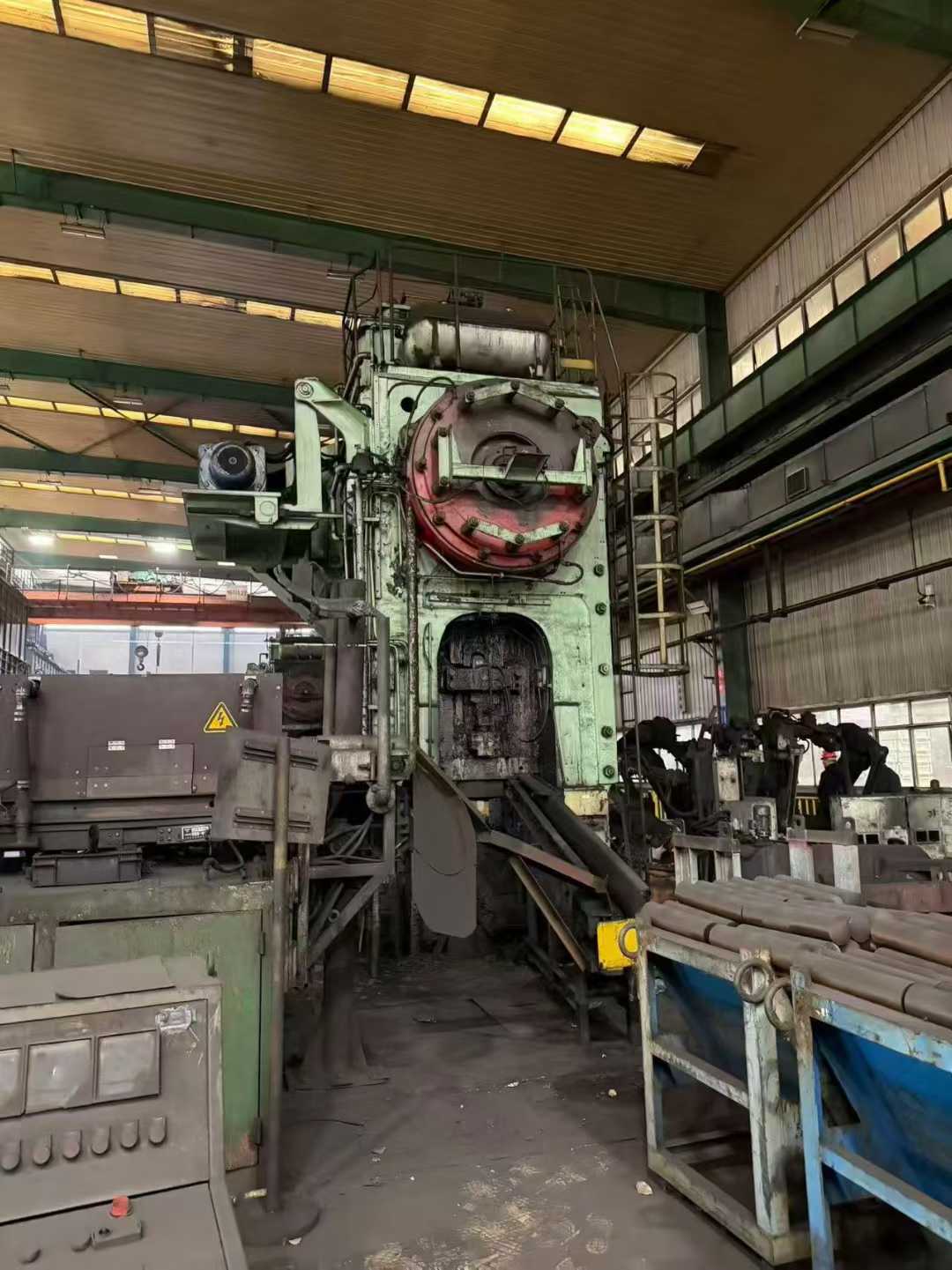 2,500 tons of hot die forging.