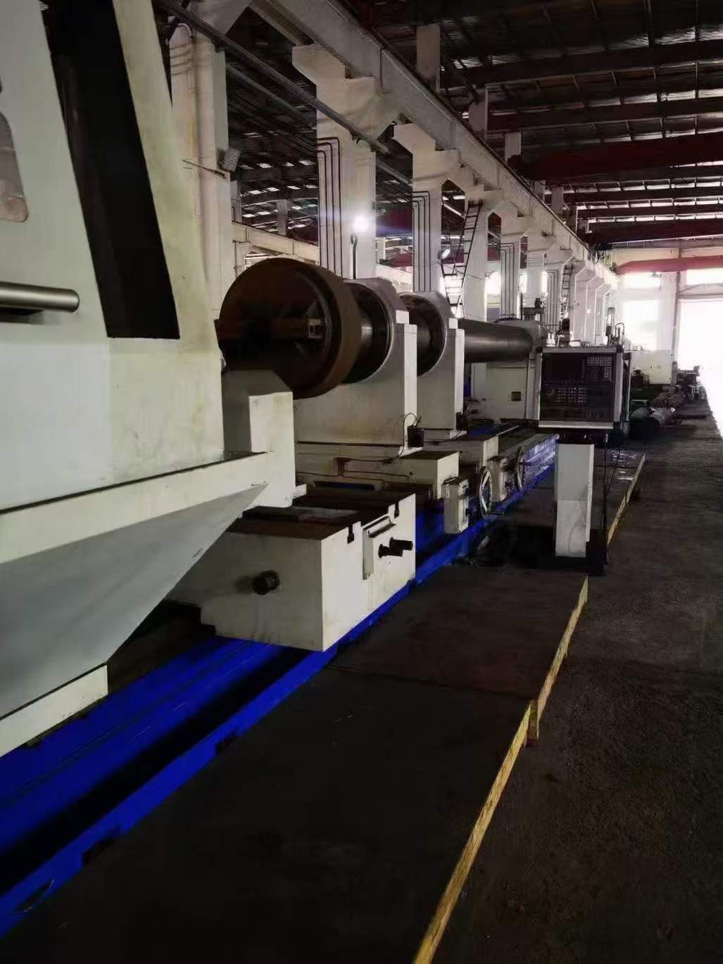 Starfire 1m x 4m CNC deep hole boring machine.