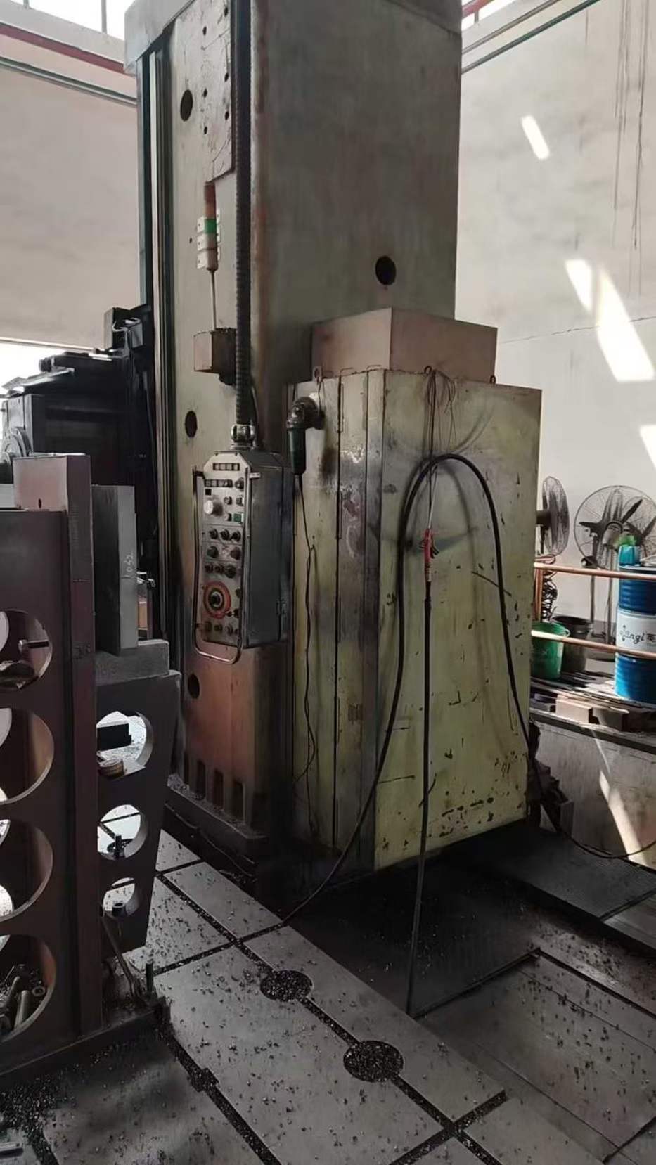 Czech Tos 6913 floor-type boring and milling machine! Travel range of 2.5 × 4 meters!