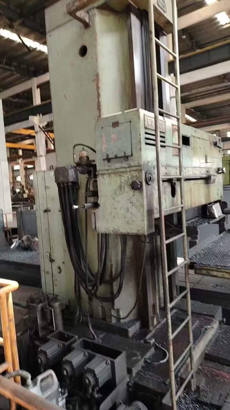 Czech Tos 6913 floor-type boring and milling machine! Travel range of 2.5 × 4 meters!