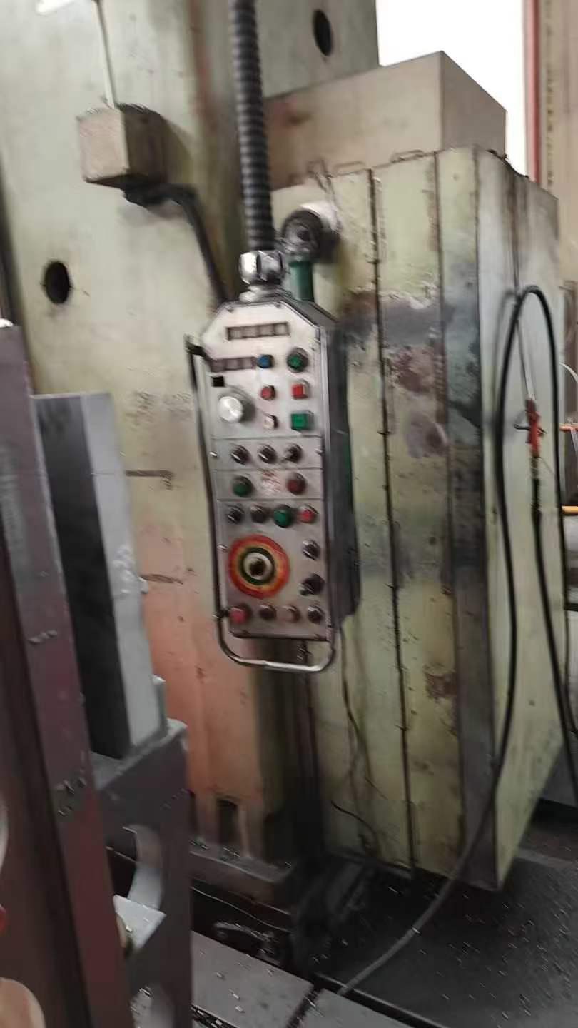 Czech Tos 6913 floor-type boring and milling machine! Travel range of 2.5 × 4 meters!