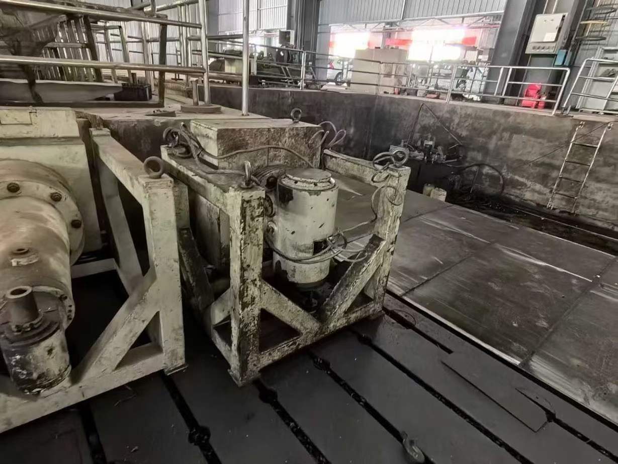 Wu Zhong Tk6926 floor-type boring and milling machine, 2 units, travel range of 6 meters x 16 meters, return table of 4 meters, 5.6 meters.