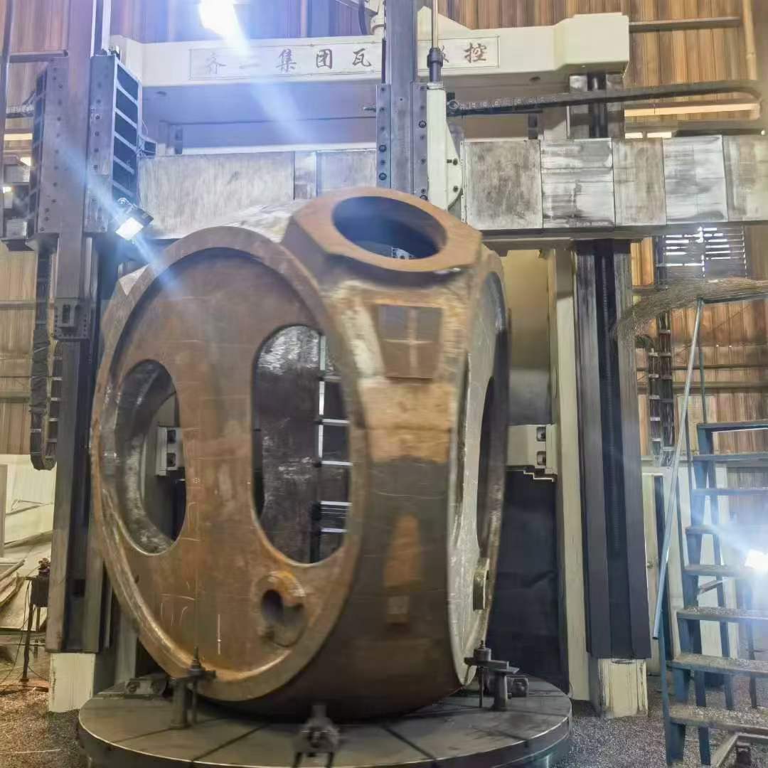 A 4-meter original CNC lathe! Height: 4 meters. Worktable: 3.4 meters. Siemens 828D system.