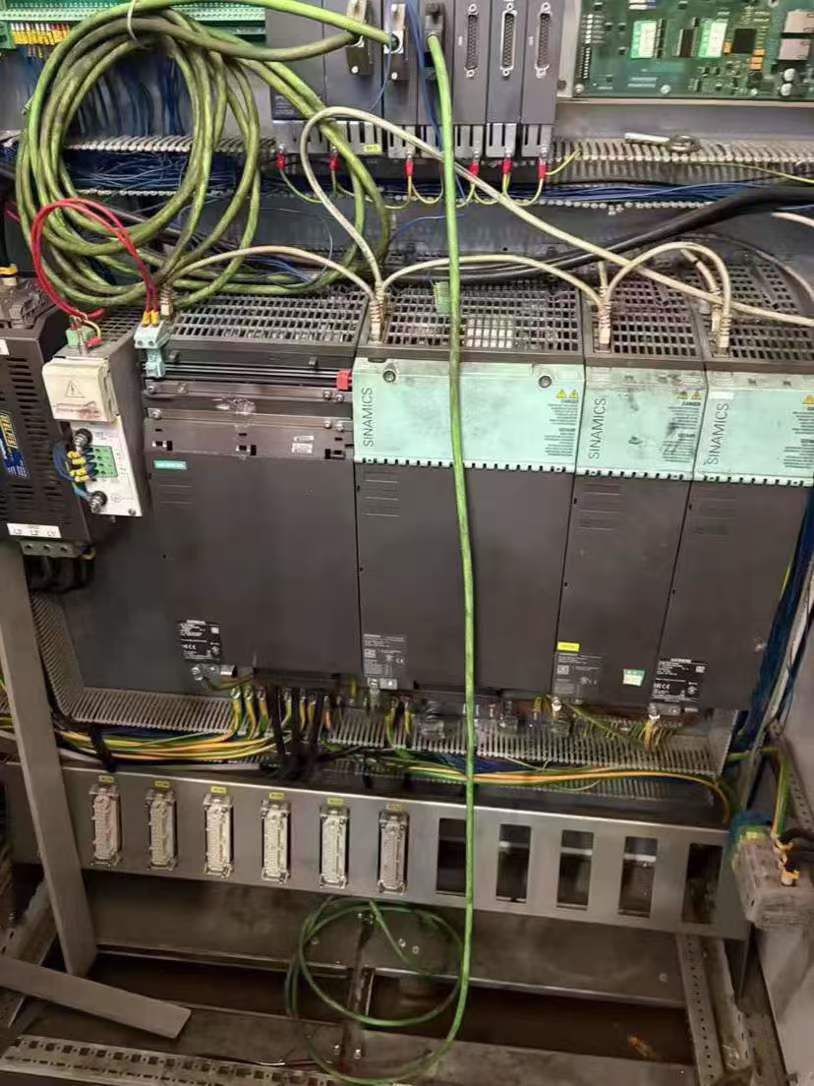 Czech Tos 1 × 10 m original CNC lathe, Siemens 828D system, 61100 × 10 m CNC horizontal lathe.