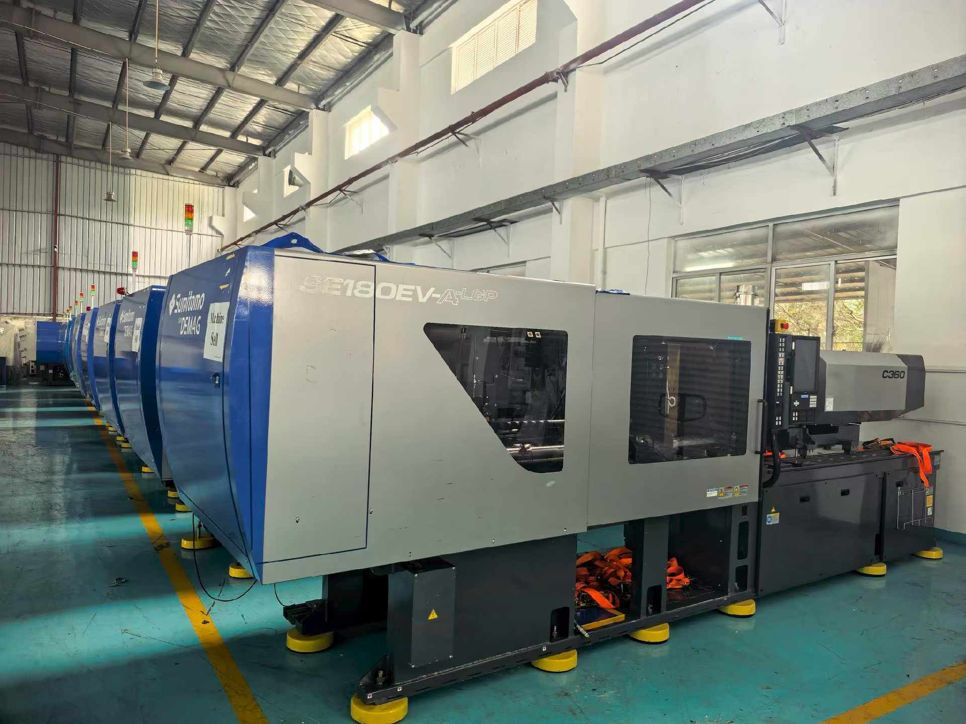 Injection molding machine.