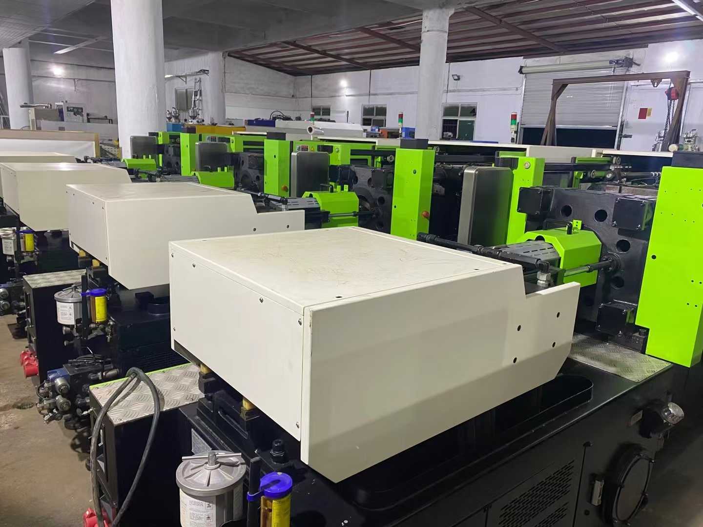 Yizumi 120A5S, multiple units, screw diameter 43mm.