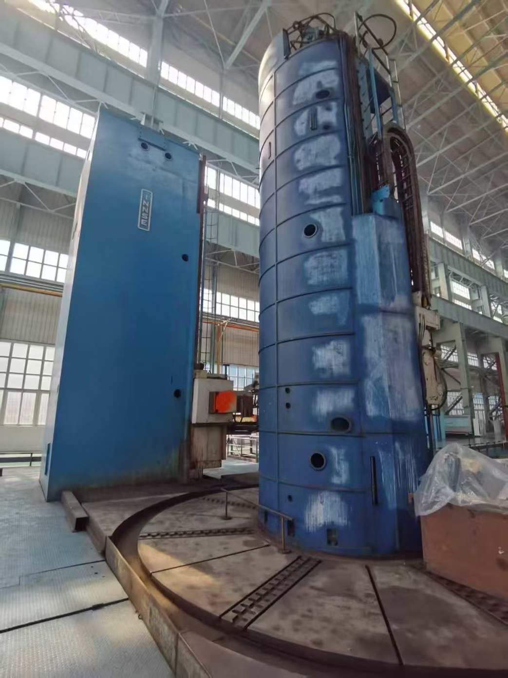 Italian 9-meter internal/external column combined milling machine! Height: 6 meters, chuck diameter: 6.3 meters!
