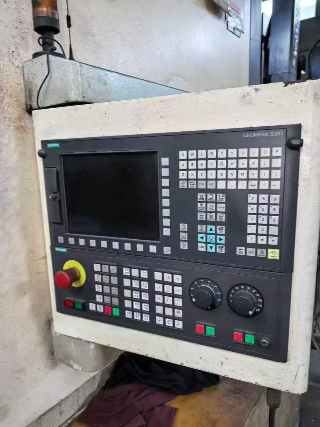 Xinghuo 2.5-meter original CNC high-speed lathe! Processing height of 2 meters! Load capacity of 16 tons! Rotation speed of 200 revolutions! Less frequently used in place! Self-weight of 57 tons!