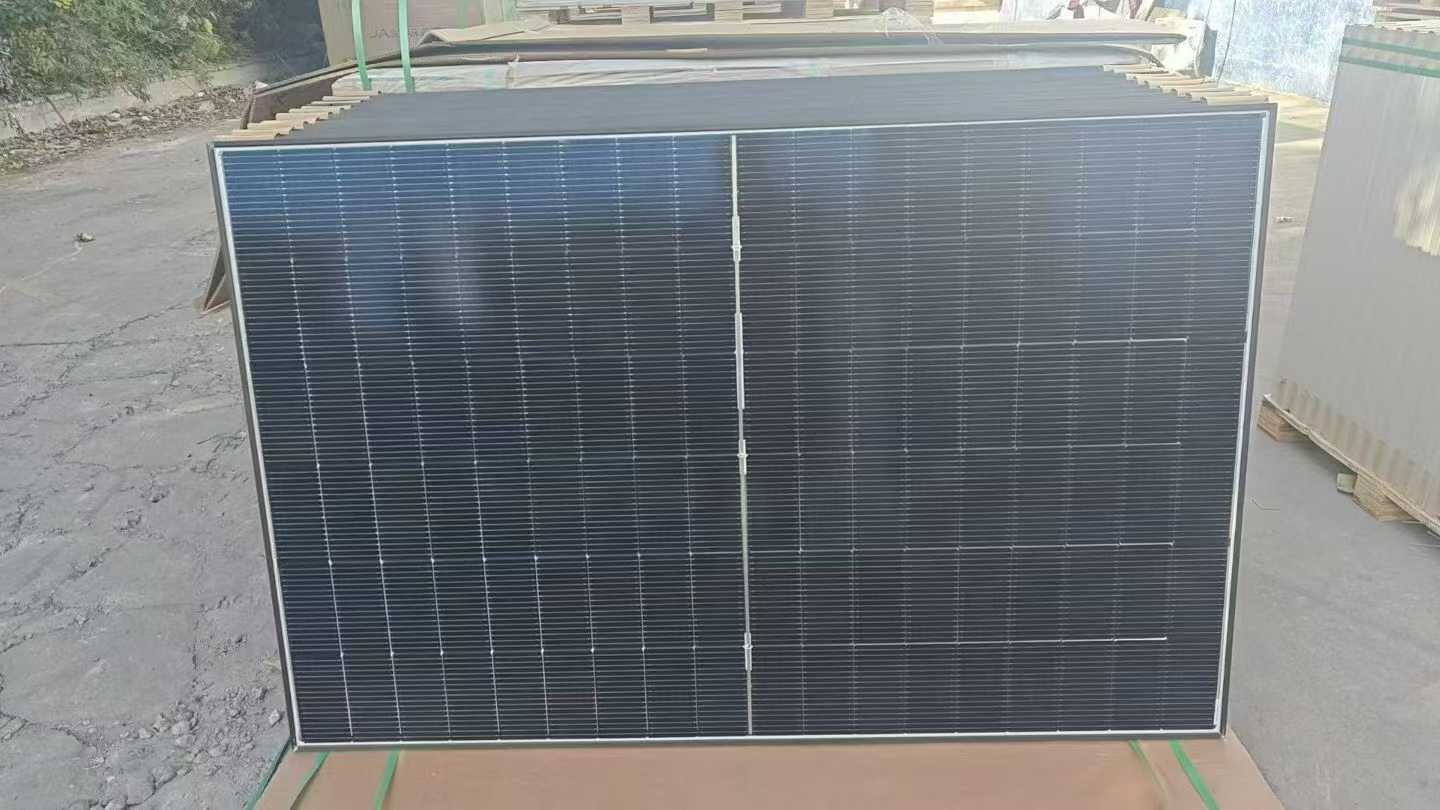 Jing'ao mini panels. JAM 54D40-LB 455/465 Quantity: 2,700 pieces.