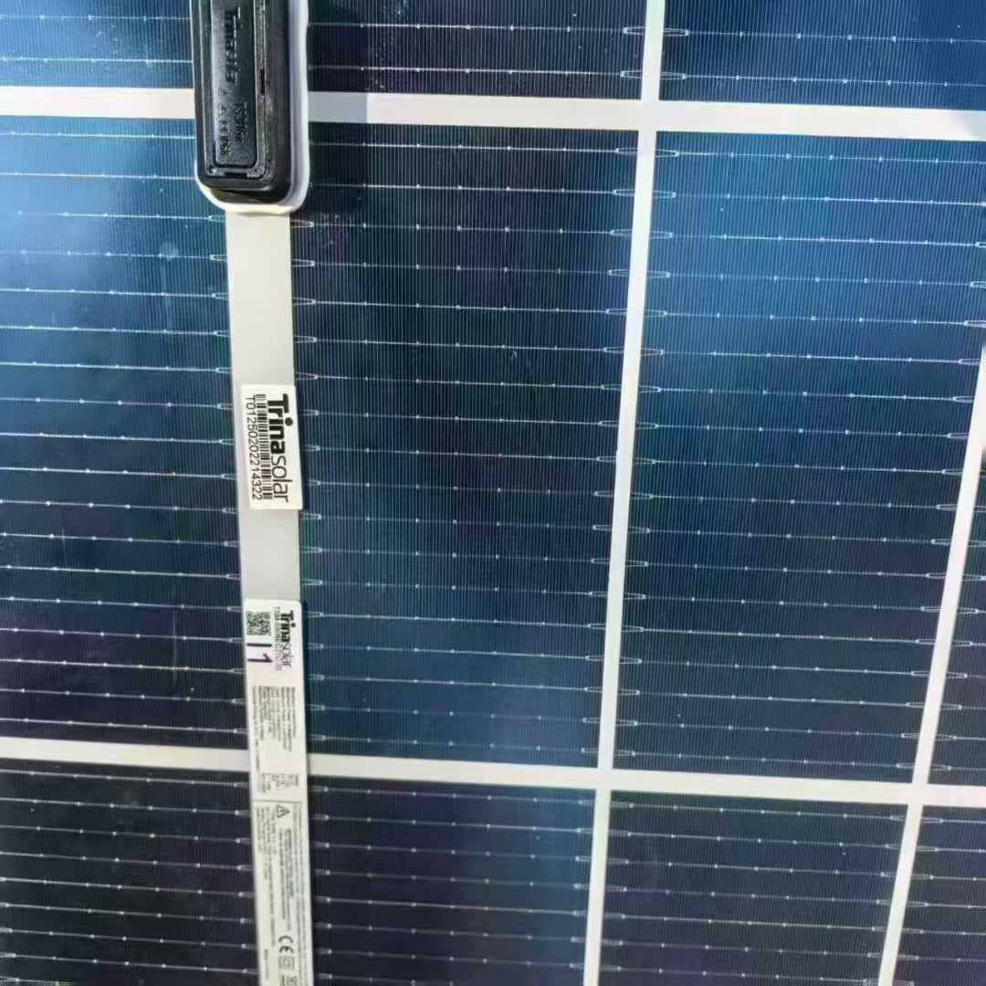 Trina 690 dual-glass module, remaining stock in the project; large quantities available.