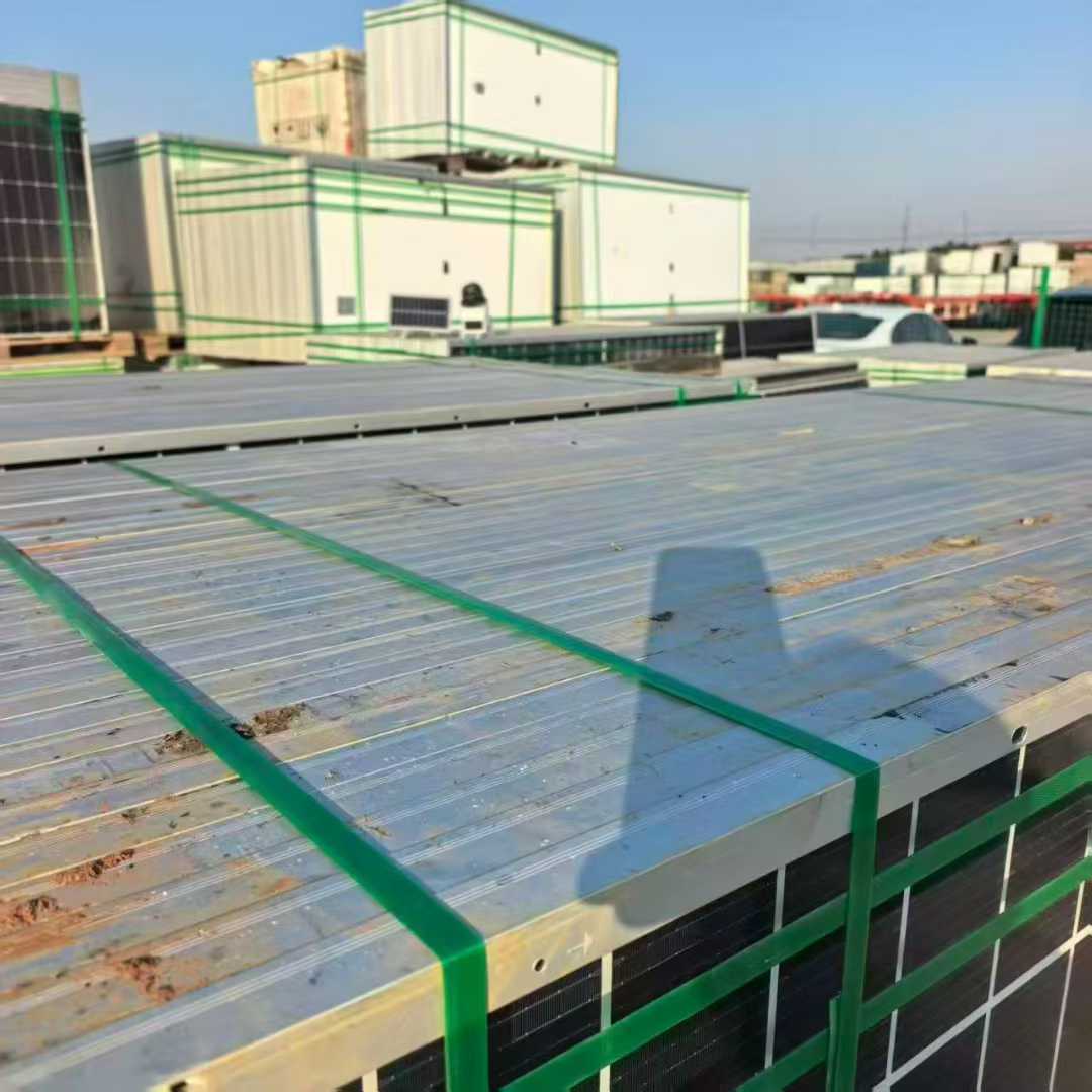 Trina 690 dual-glass module, remaining stock in the project; large quantities available.