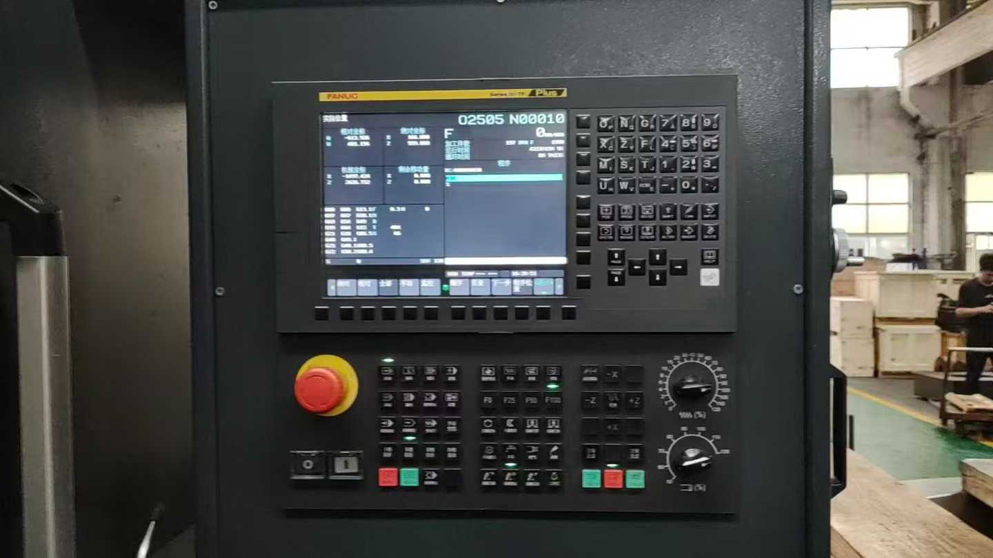 High-end Xinghuo 61160-6 meter (original equipment) with advanced features, CNC lathe. Servo spindle from FANUC with high-end configuration in 2023. Guide rails: 1.1 meters.