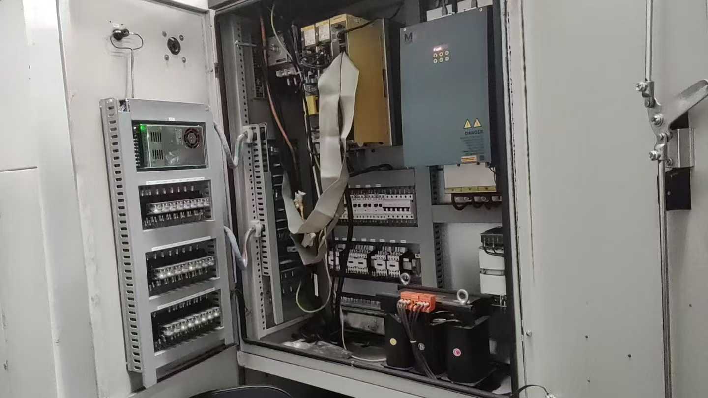 High-end Xinghuo 61160-6 meter (original equipment) with advanced features, CNC lathe. Servo spindle from FANUC with high-end configuration in 2023. Guide rails: 1.1 meters.