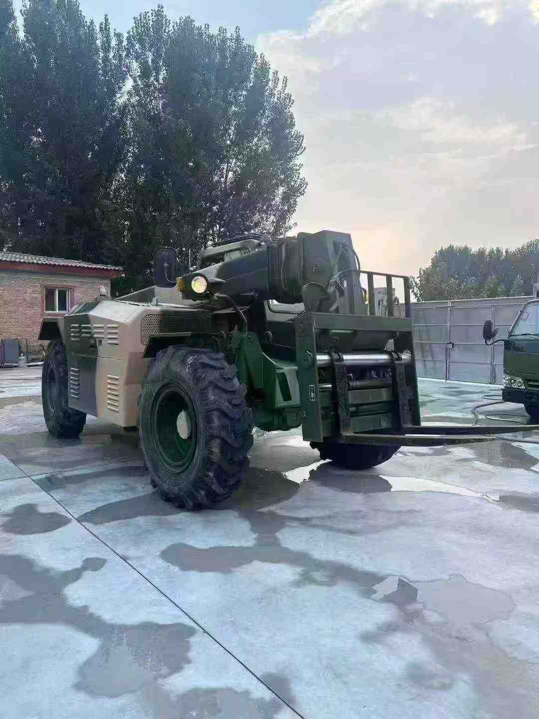 Retractable fork loader.