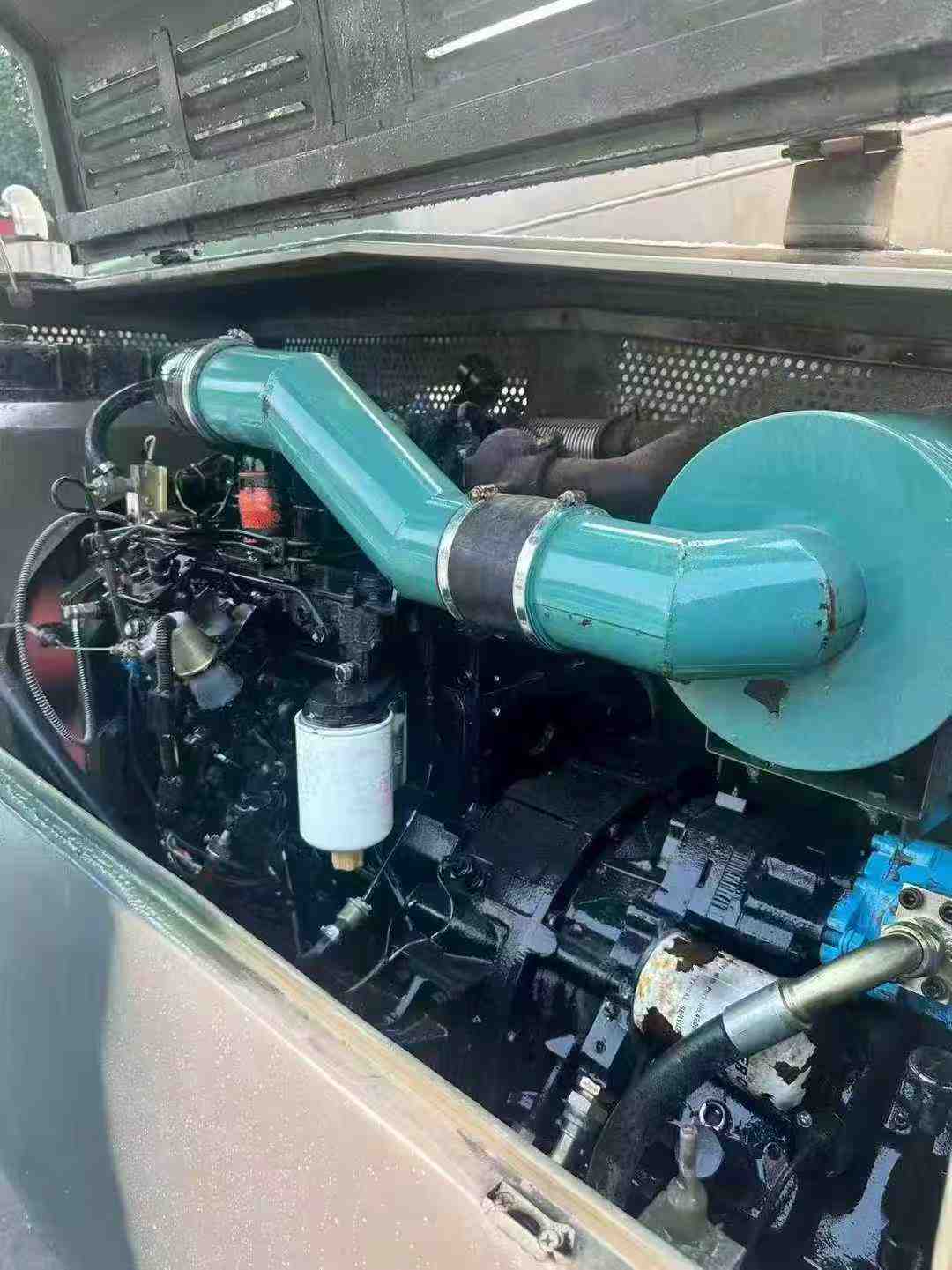 Retractable fork loader.