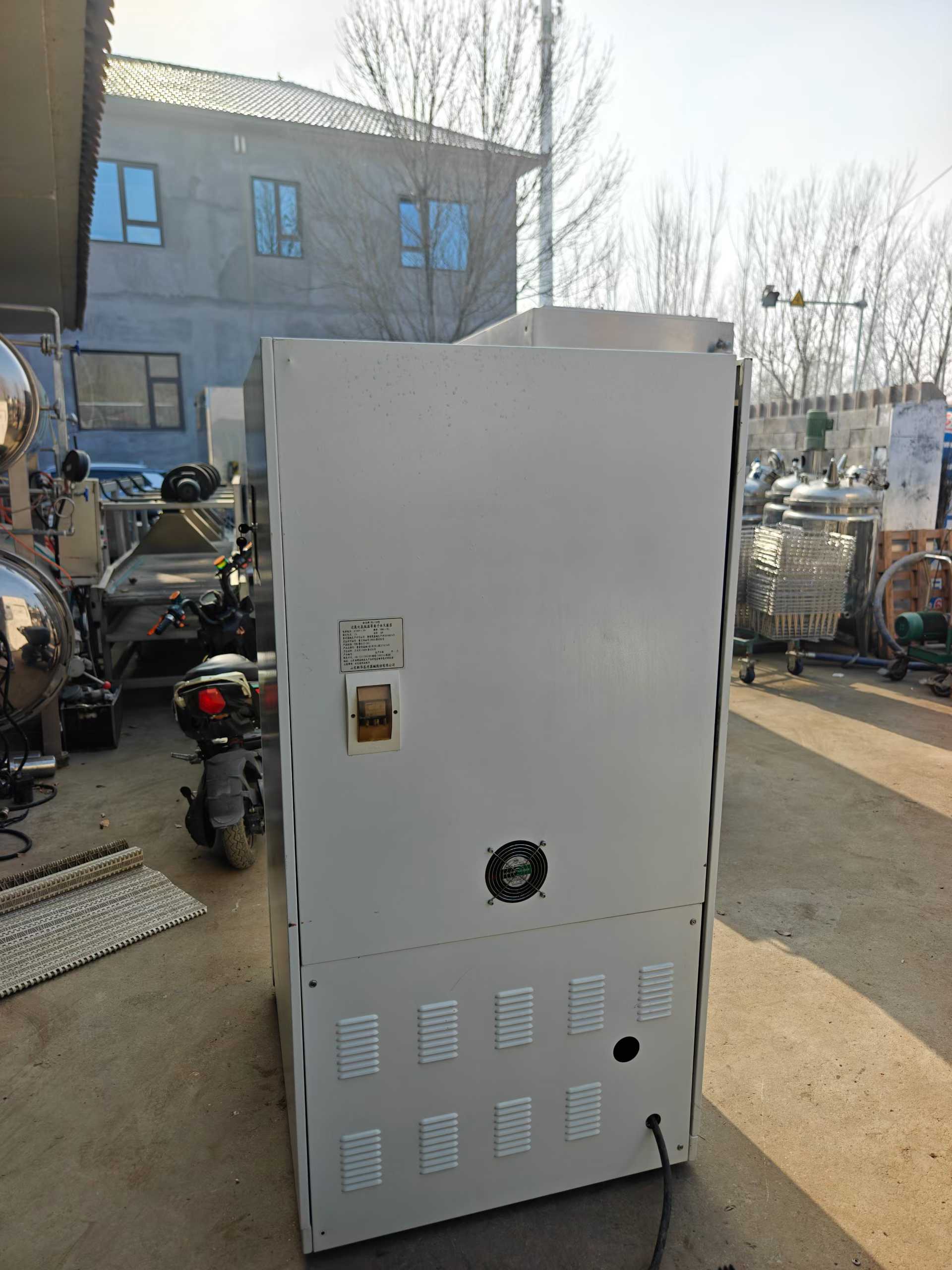 100-liter hydrogen peroxide low-temperature plasma sterilizer.