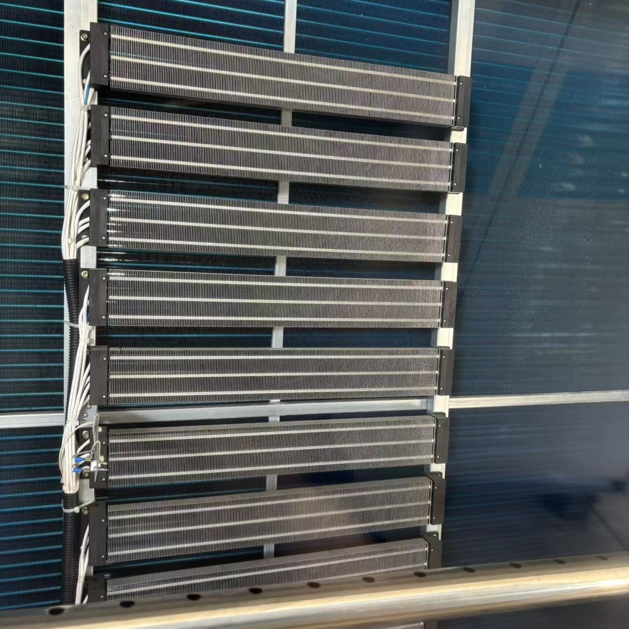 Aveda 30,000 CFM air-cooled, direct-expansion, constant temperature and humidity air treatment unit with air purification and conditioning.