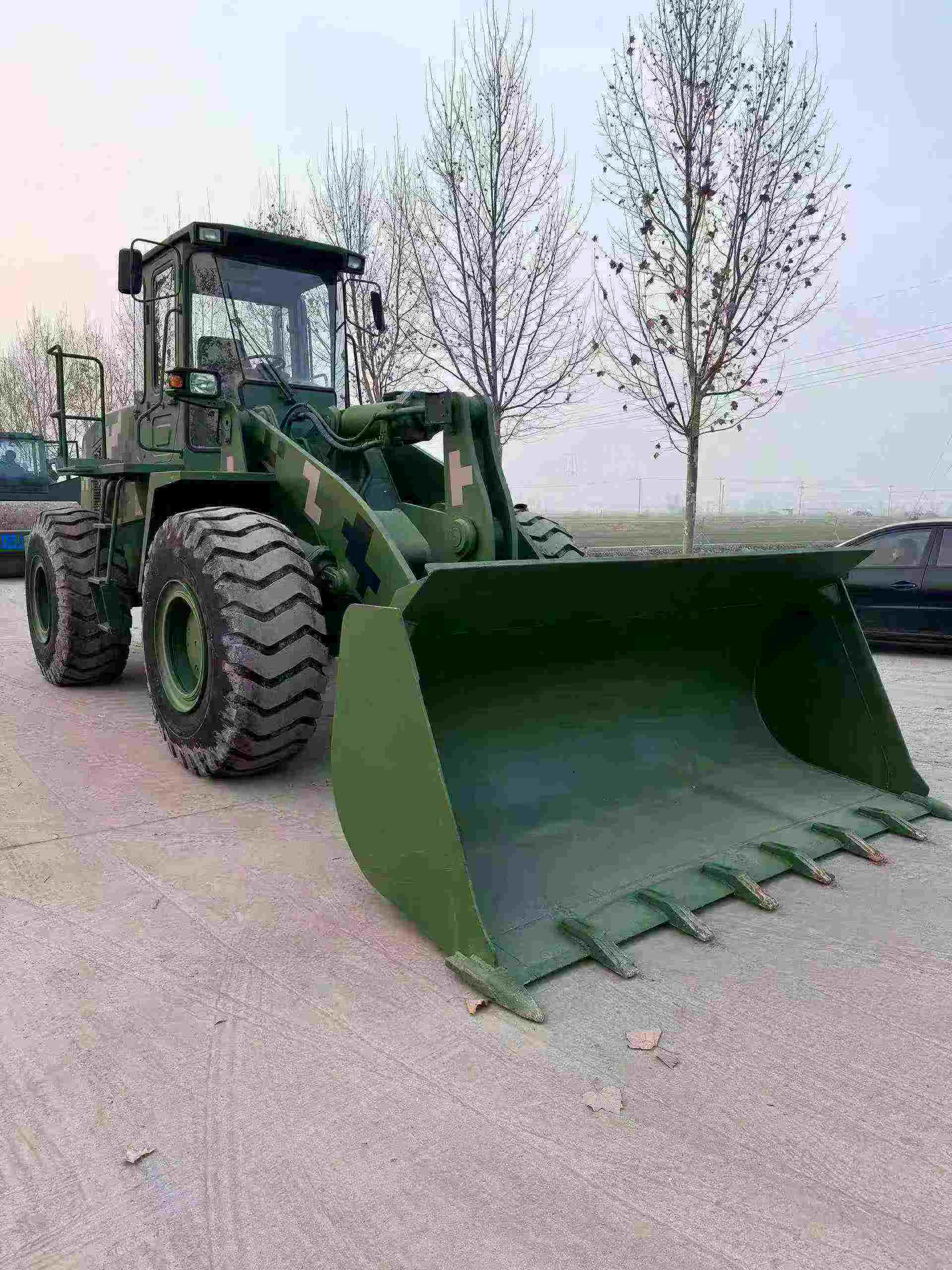 LiuGong 50 loader, extended arm, Weichai engine, has worked for several hundred hours.