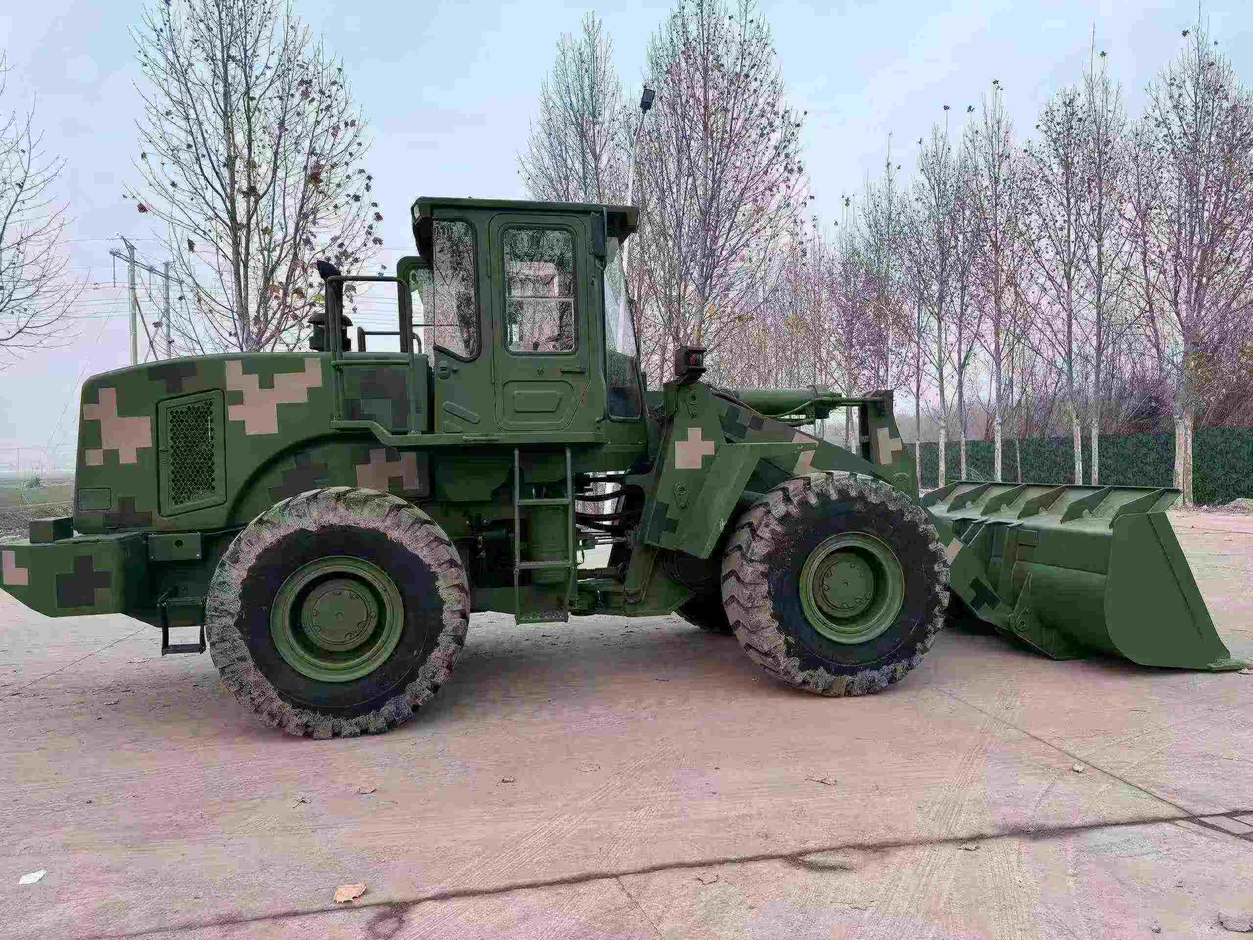 LiuGong 50 loader, extended arm, Weichai engine, has worked for several hundred hours.