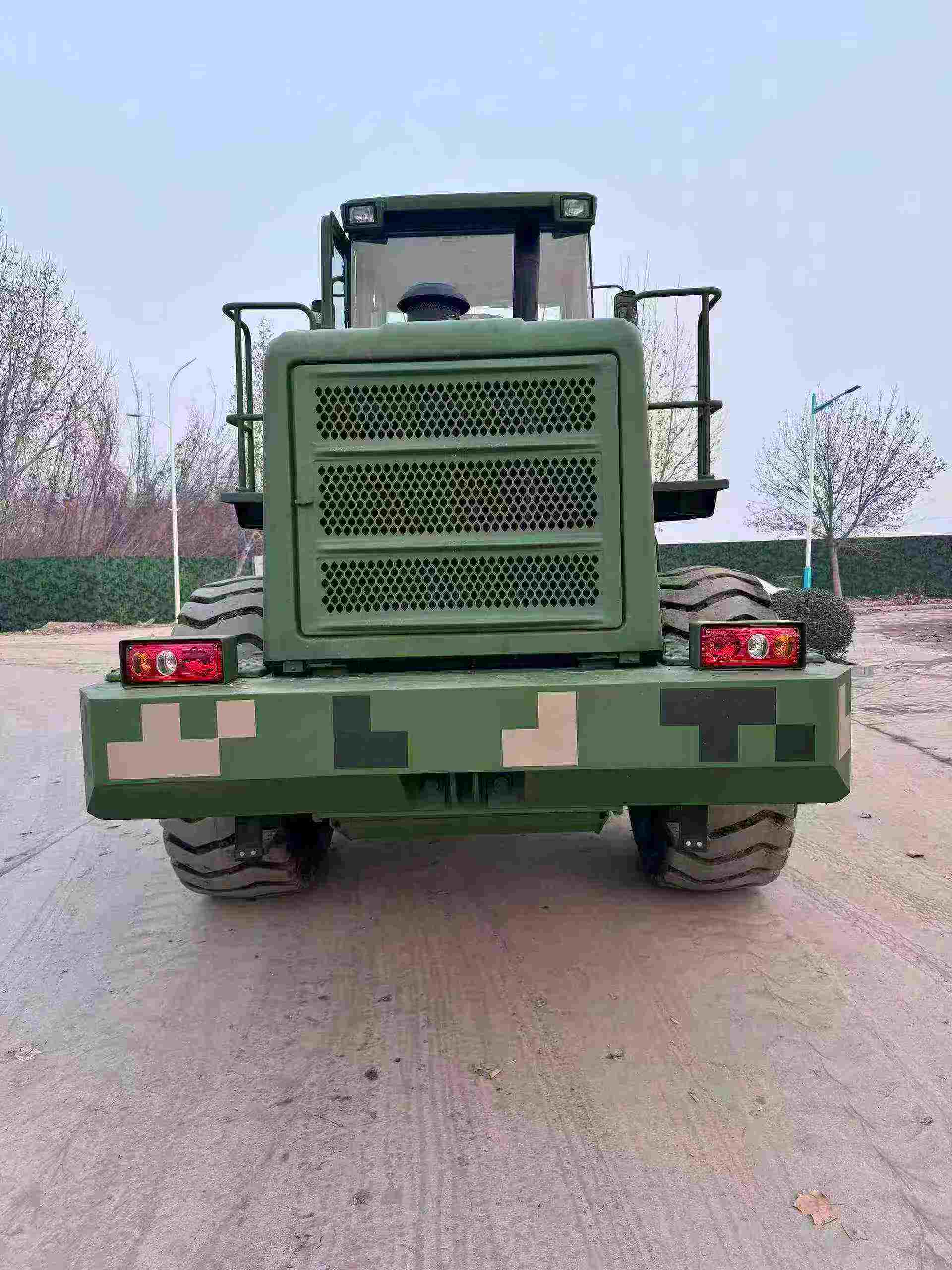 LiuGong 50 loader, extended arm, Weichai engine, has worked for several hundred hours.