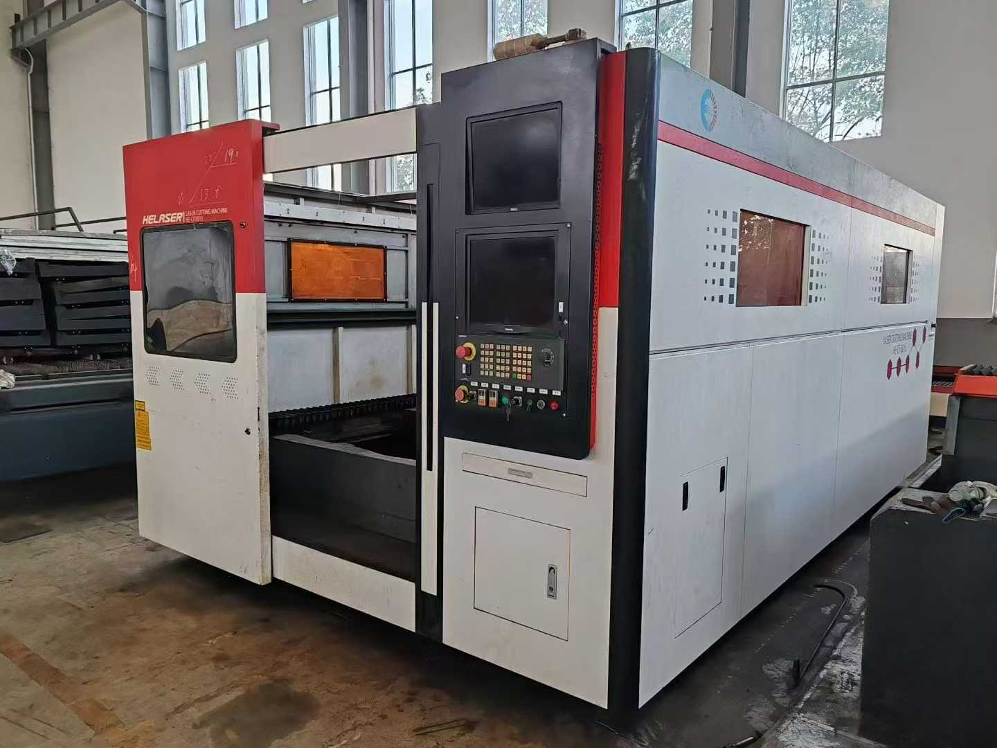 21-year-old Russian laser technology, 3015 exchange belt enclosure, Raycus 4000-watt multi-mode laser, Bochu system, Jiaqiang BM11 cutting head.